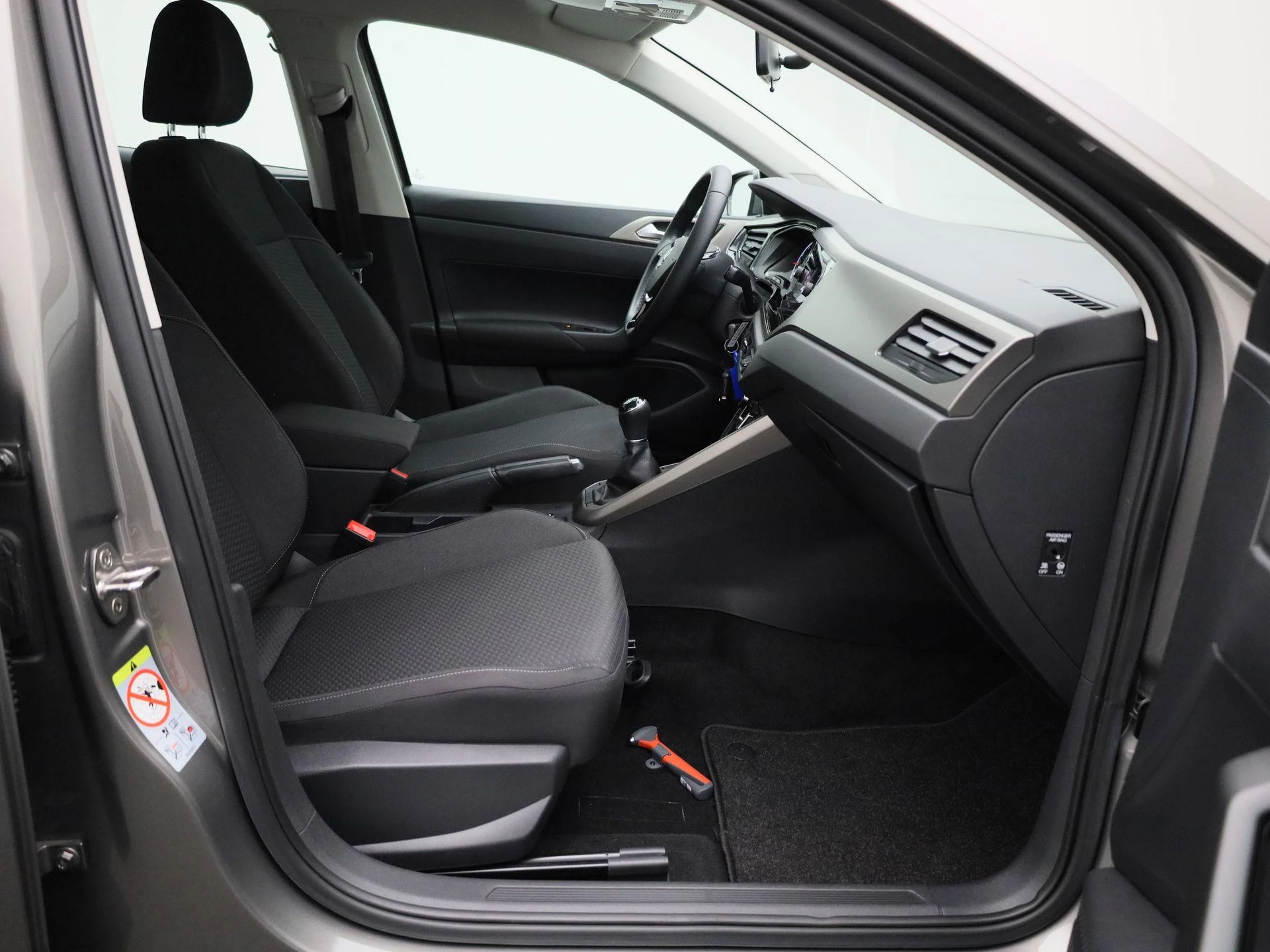 Volkswagen-Polo-image-31