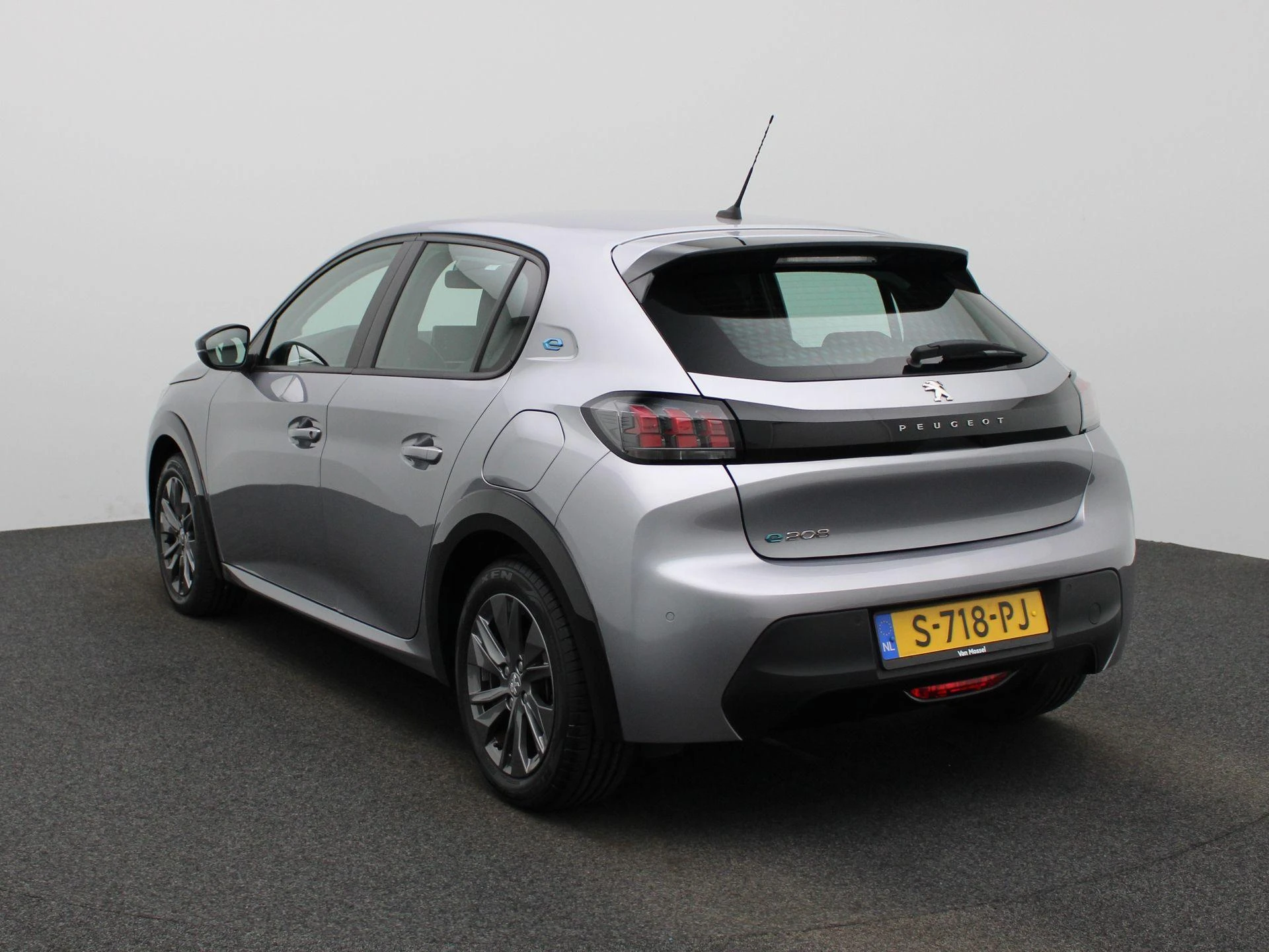 Peugeot-e-208-image-1