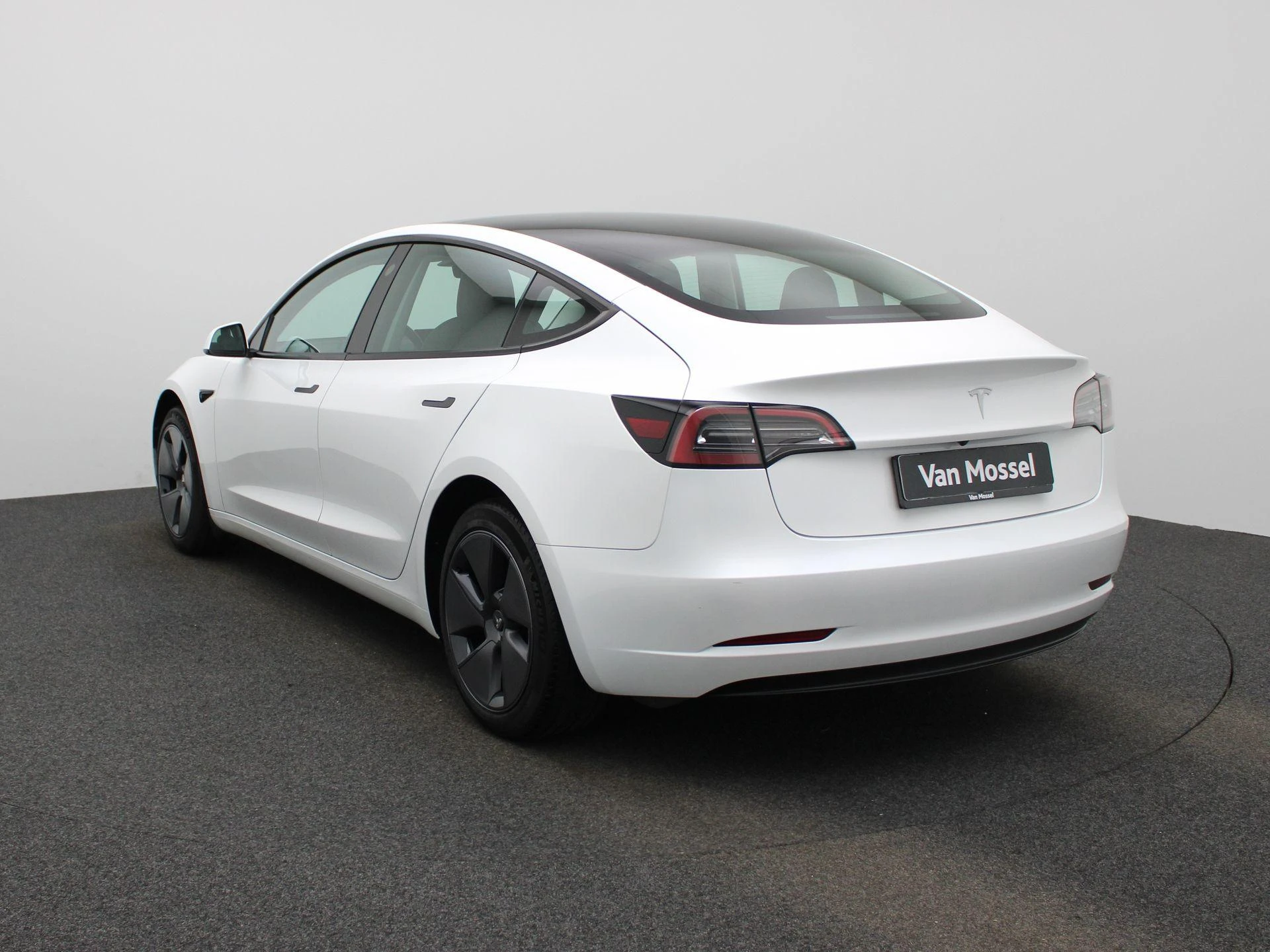 Tesla-Model 3-image-1