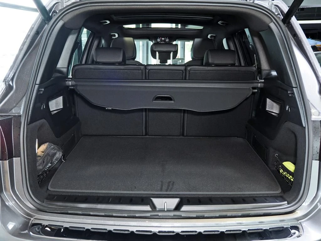 Mercedes-Benz-GLB 200-image-18