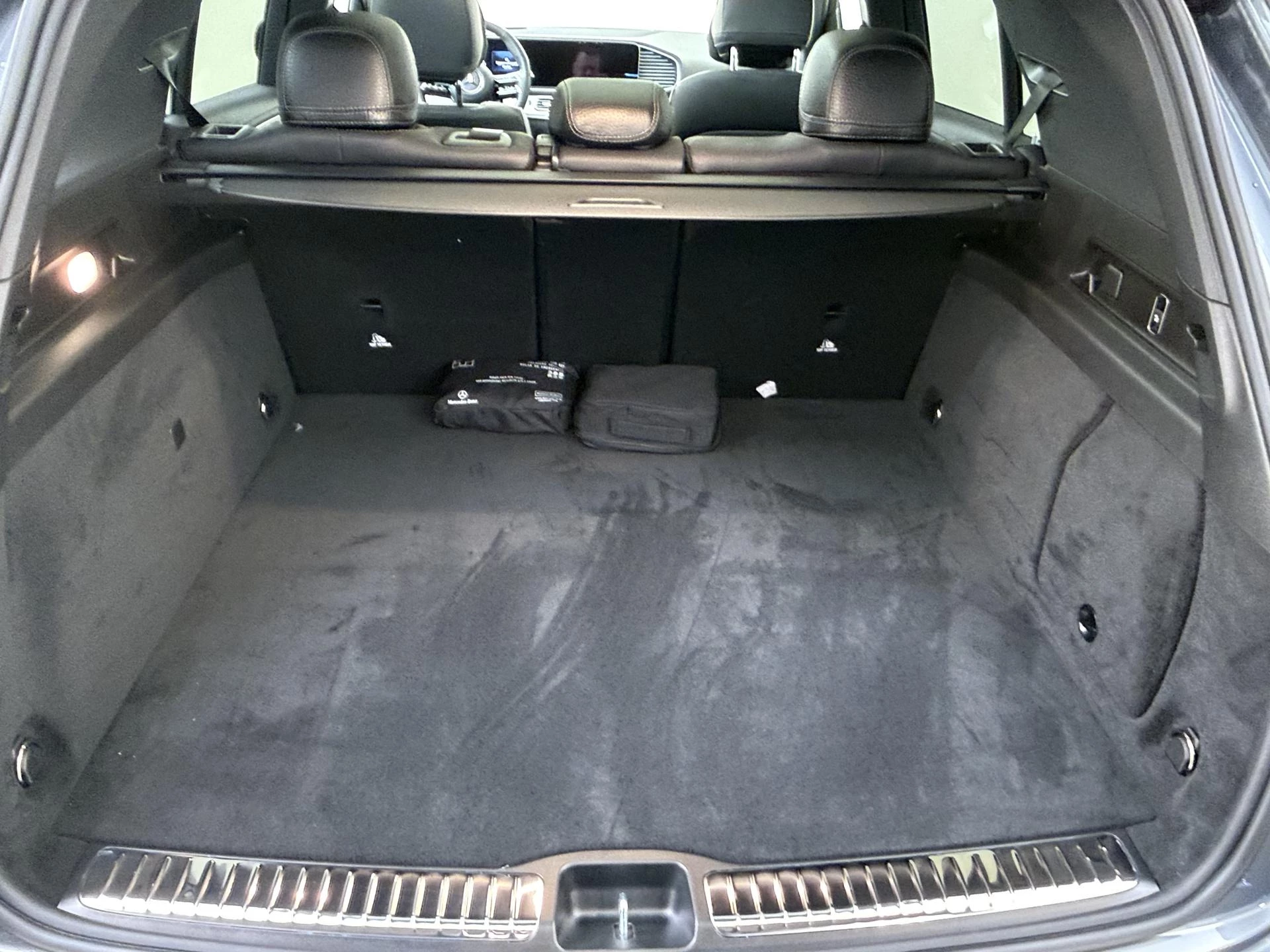 Mercedes-Benz-GLE-image-35