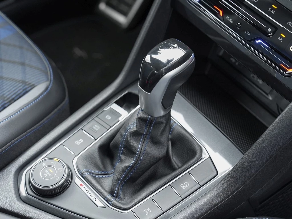 Volkswagen Tiguan R 2.0 TSI DSG 4Motion *Akrapovic*IQ-Light*App-Connect*PDC*360°-Kamera*DCC*ACC