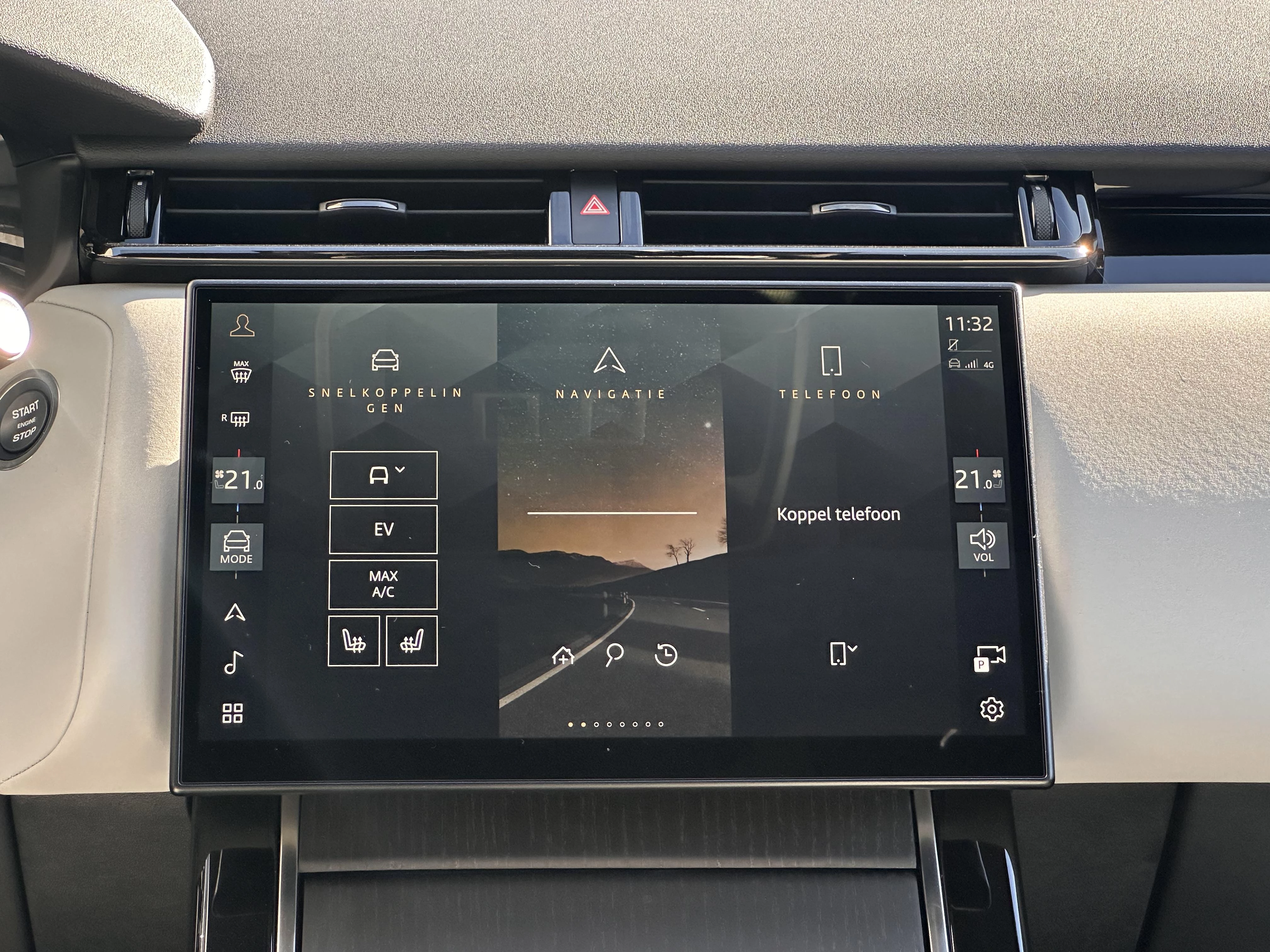 Land Rover-Range Rover Velar-image-17