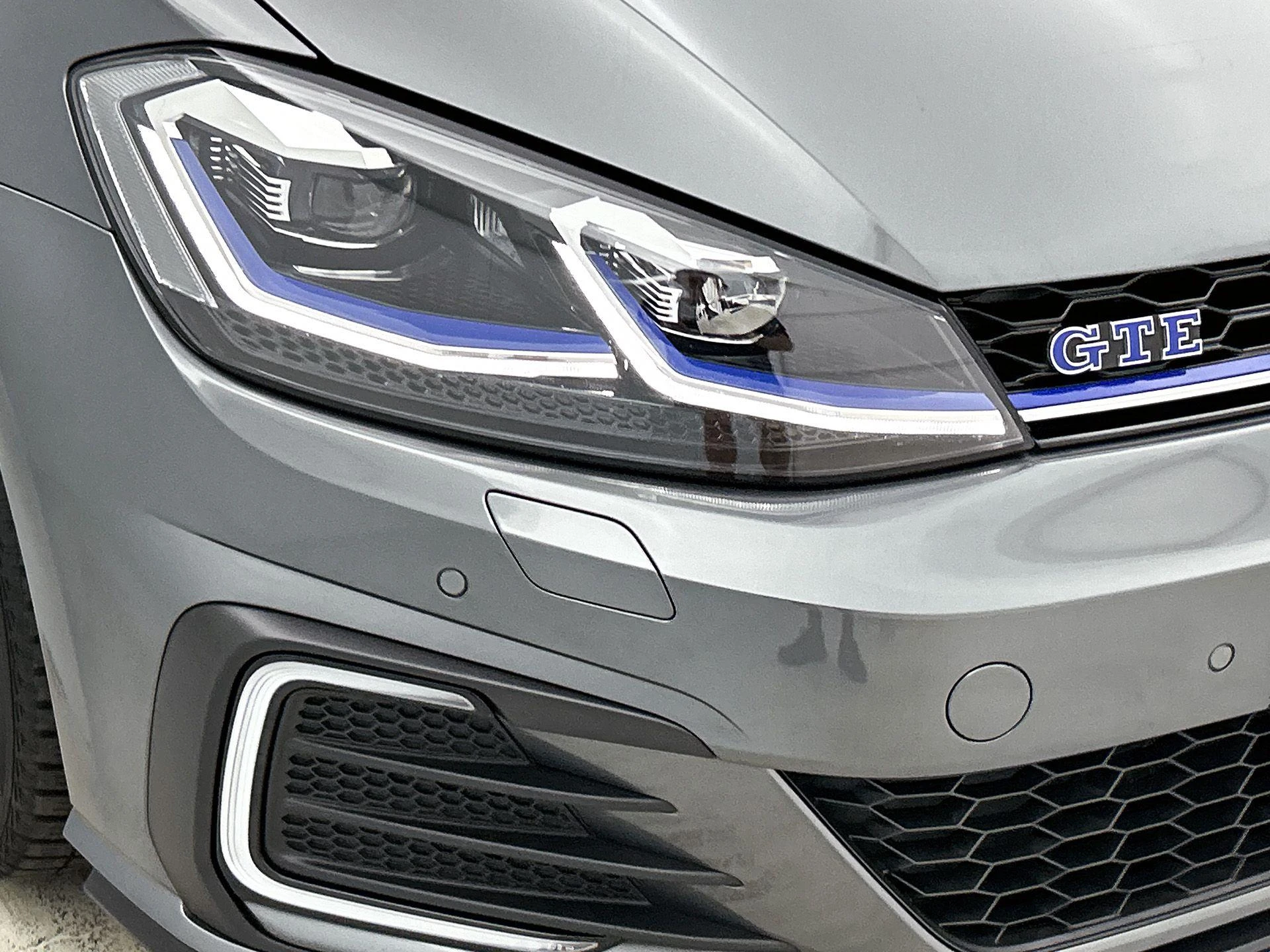 Volkswagen-Golf-image-24