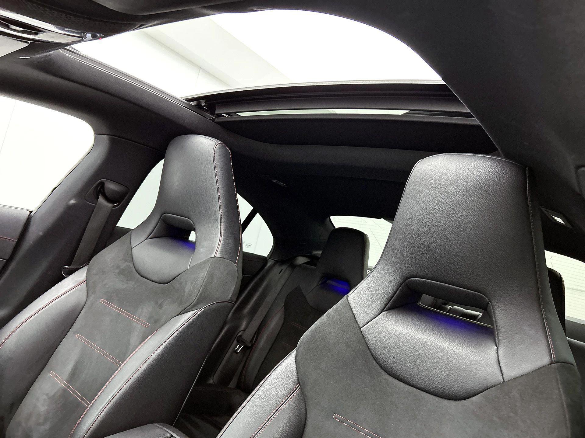Mercedes-Benz-CLA-image-33