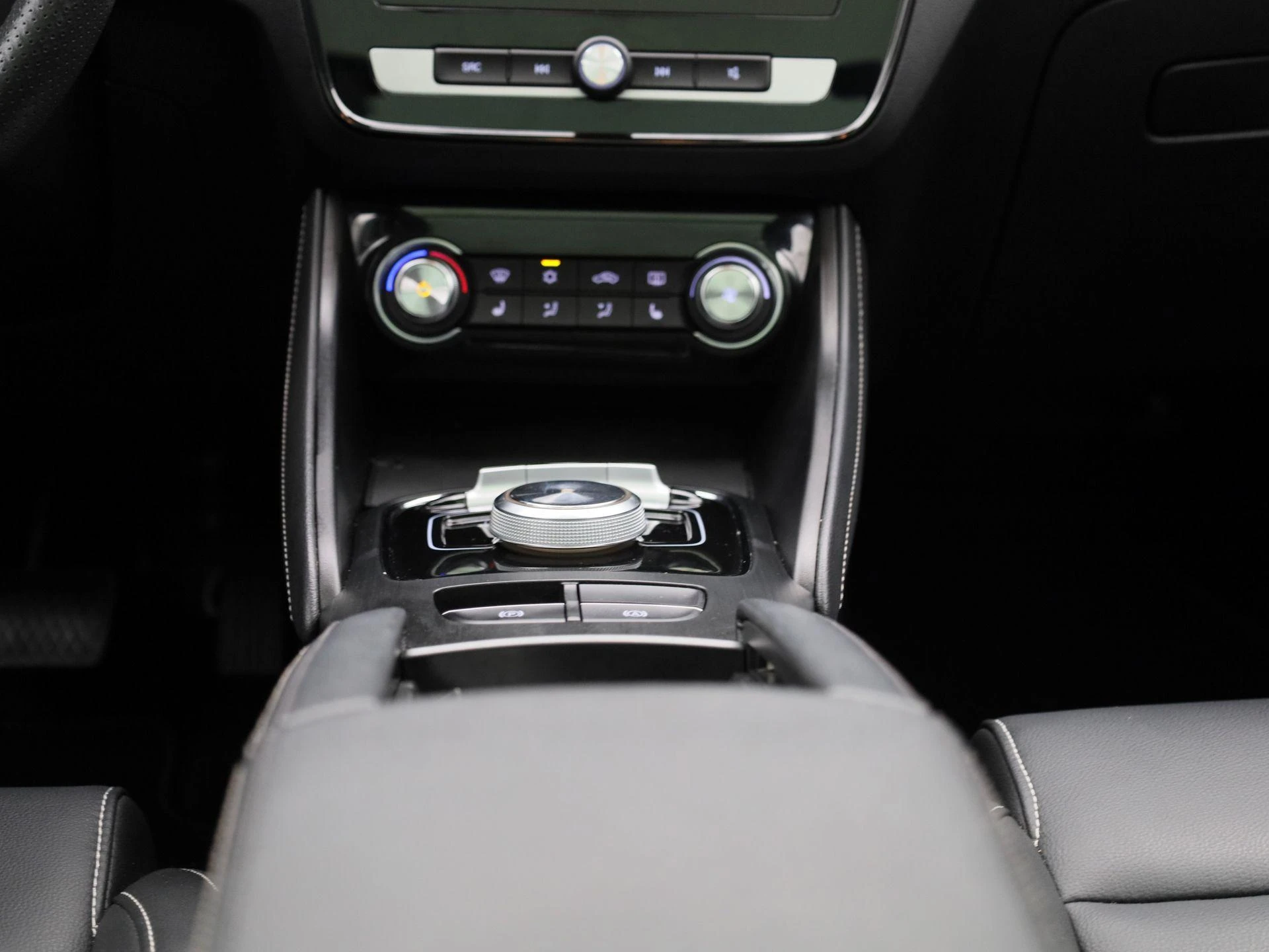 MG-ZS EV-image-9