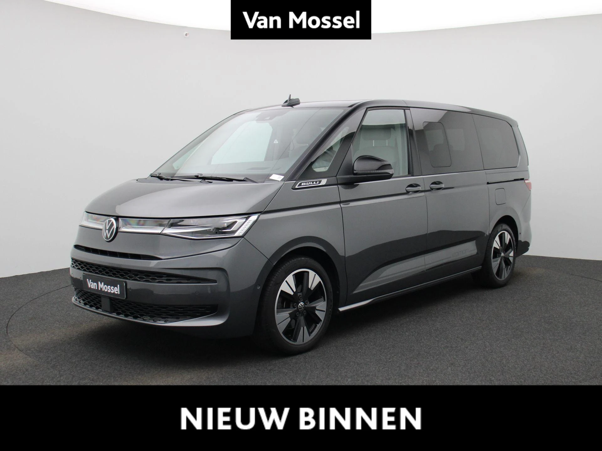 Volkswagen-Multivan-image-0