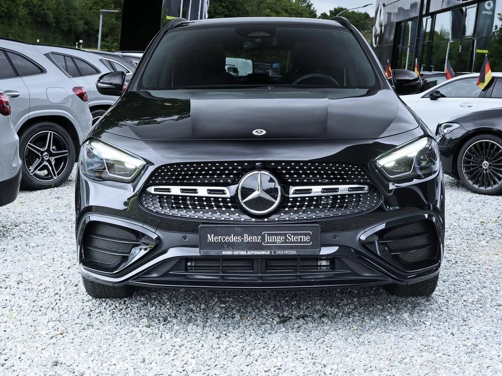 Mercedes-Benz-GLA 200 d-image-3