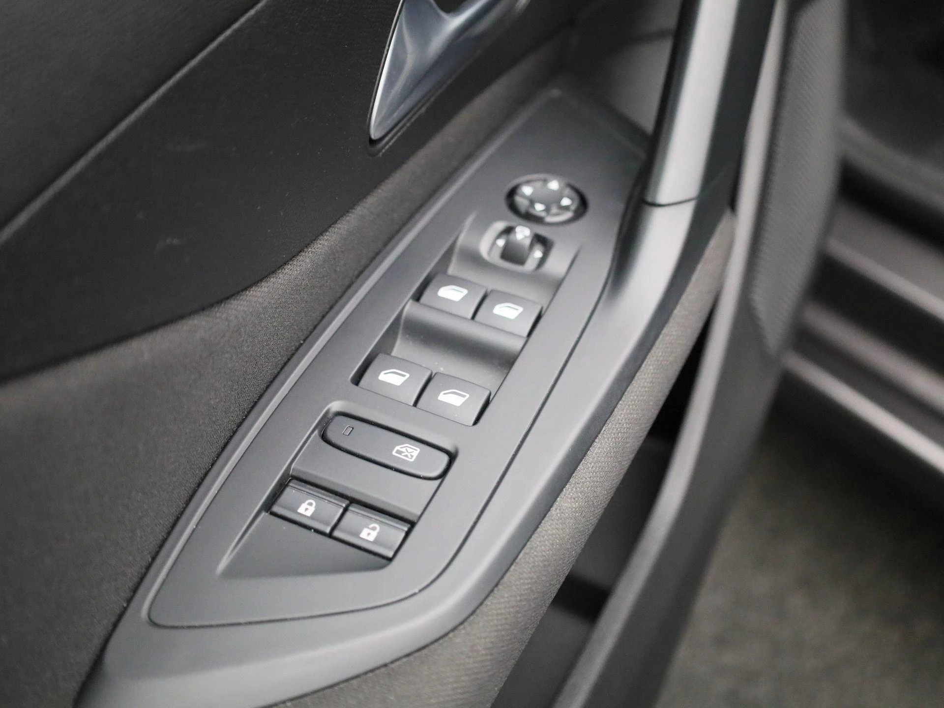 Peugeot-308-image-23