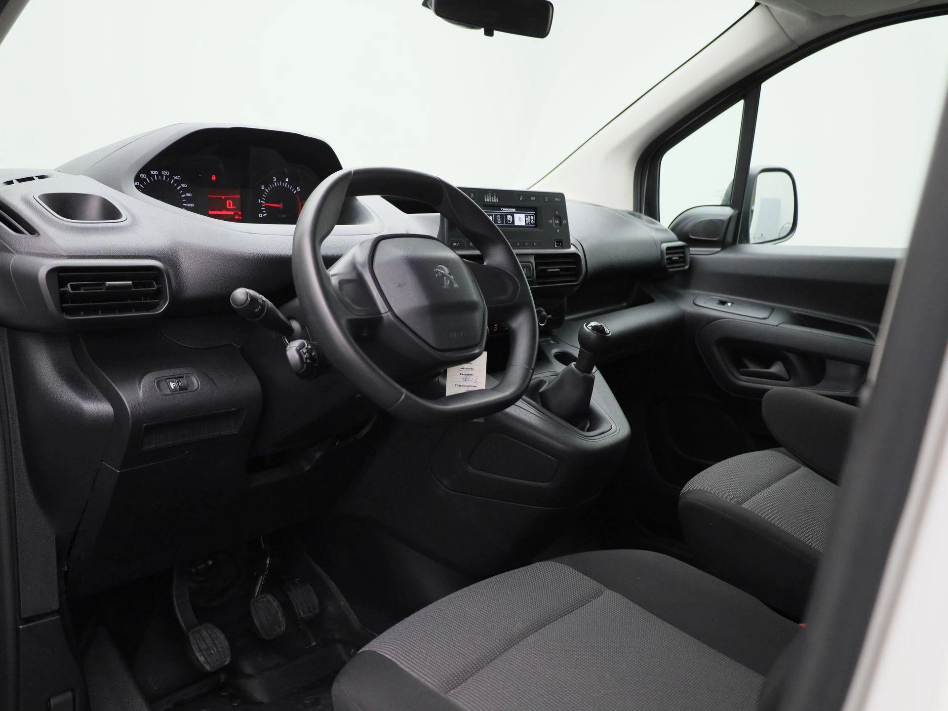 Peugeot-Partner-image-26
