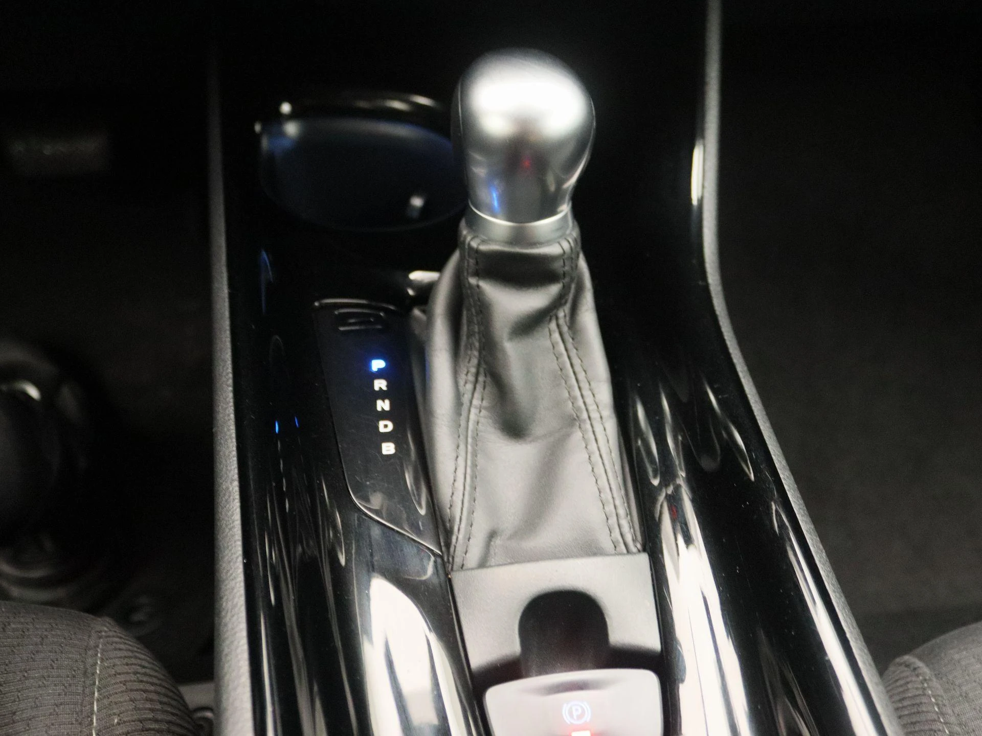 Toyota-C-HR-image-10