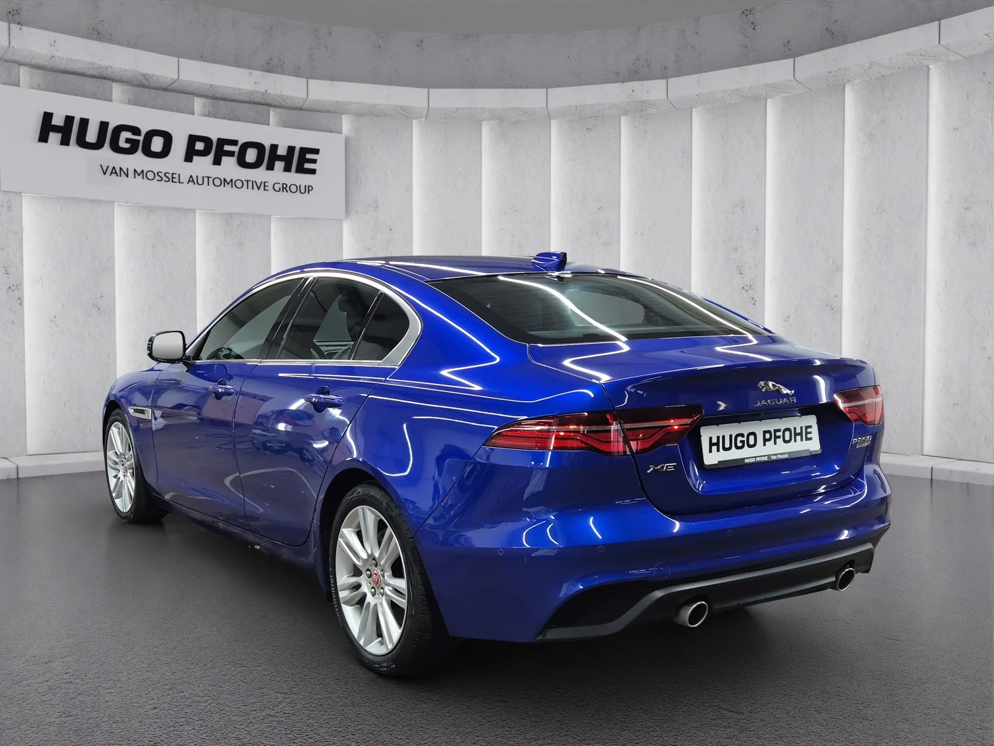 Jaguar-XE-image-2
