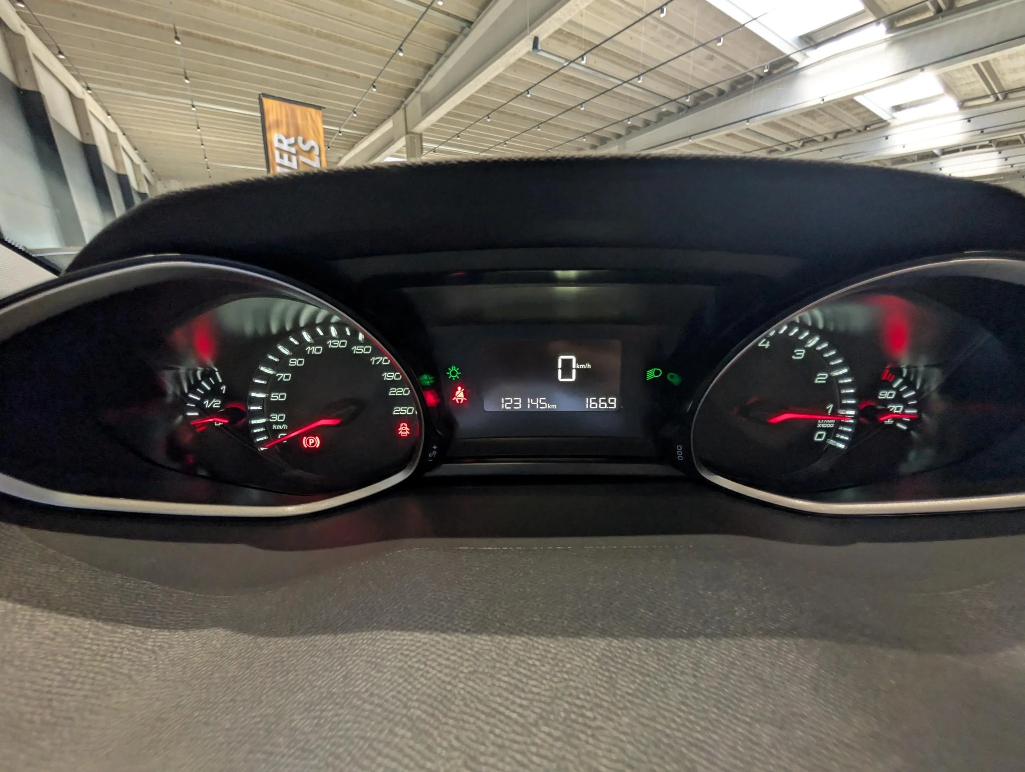 Peugeot-308-image-21