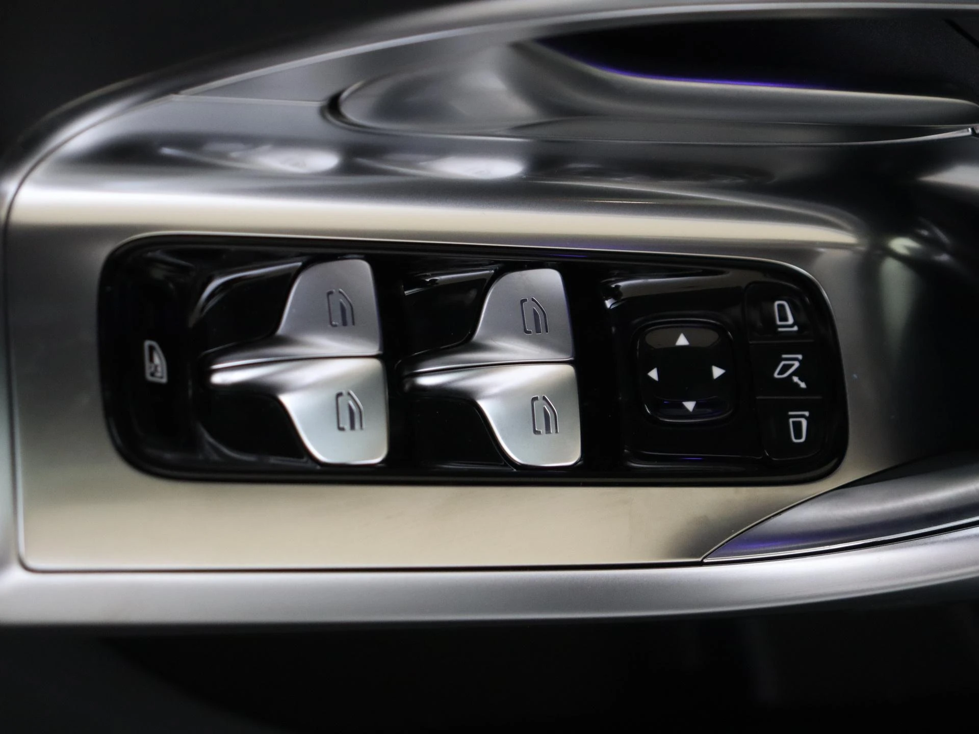 Mercedes-Benz-C-Klasse-image-24