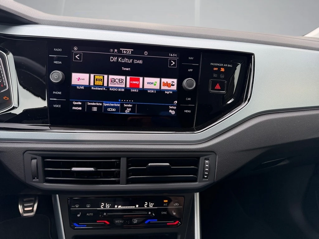Volkswagen-Polo-image-8