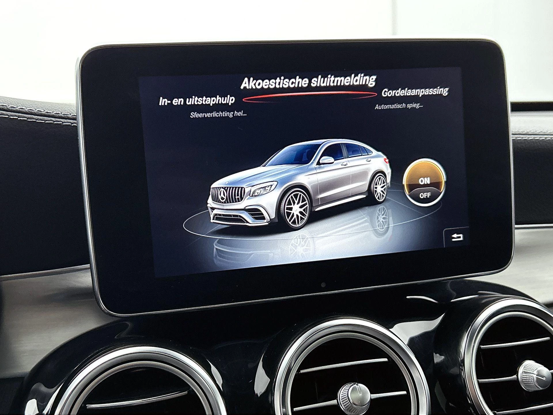 Mercedes-Benz-GLC-image-13