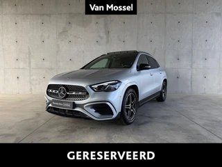 Mercedes-Benz GLA 180 Star Edition + TREKHAAK + HEAD UP + PANO DAK + CARPLAY +