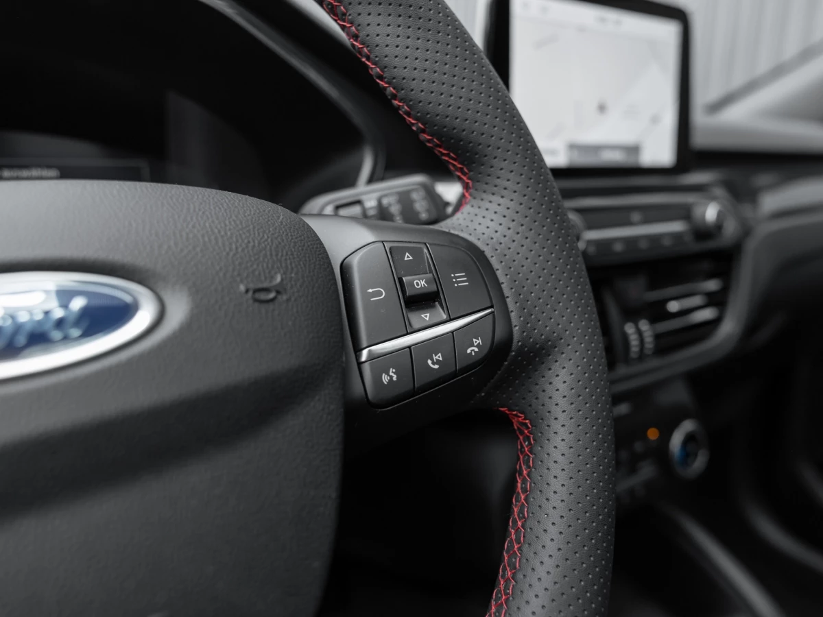 Ford Kuga ST-Line X*PANO*AHK*KAM*ACC*NAVI*SOUND-SYS. LED Pano SHZ 4xSHZ