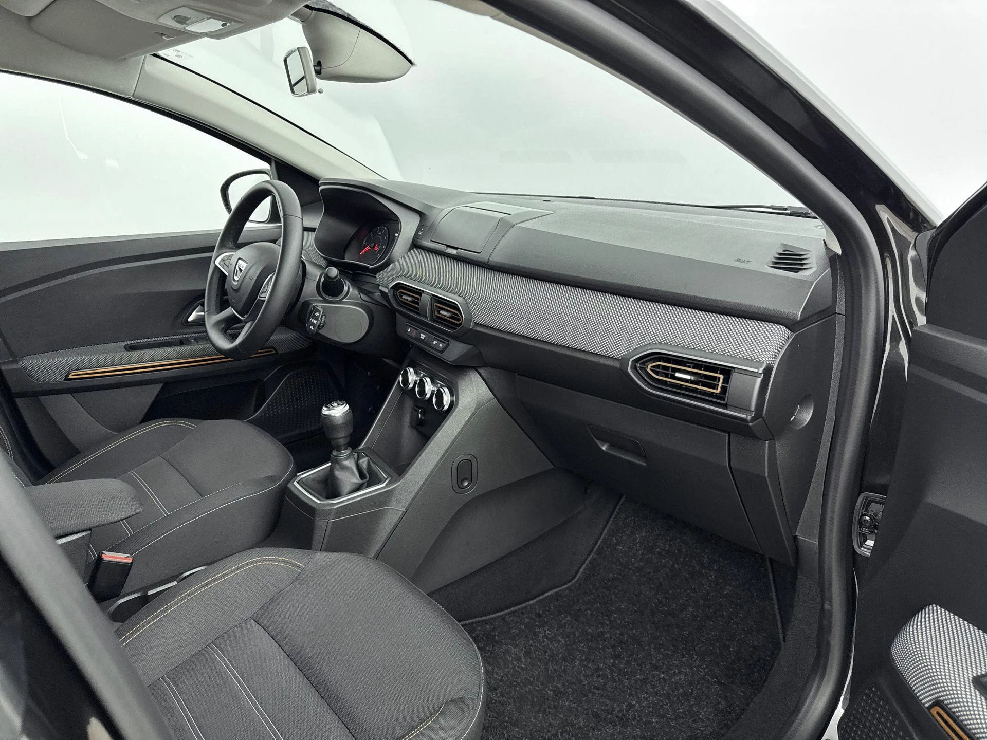 Dacia-Sandero Stepway-image-8