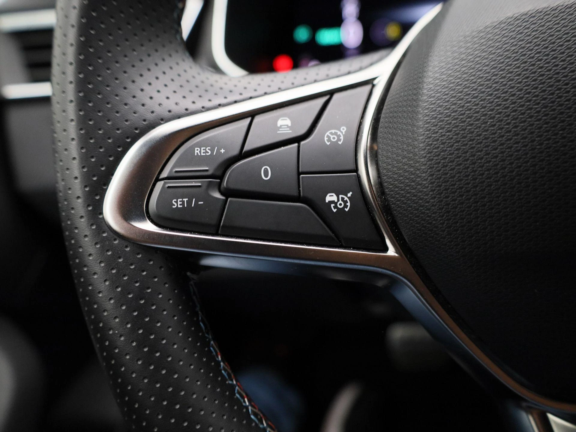 Renault-Clio-image-16