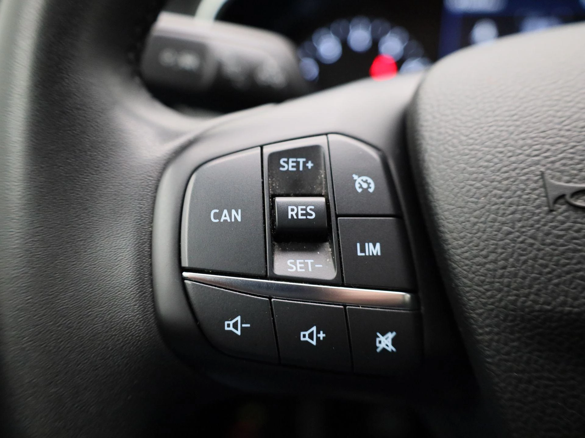 Ford Focus Wagon 1.0 EcoBoost Hybrid Titanium