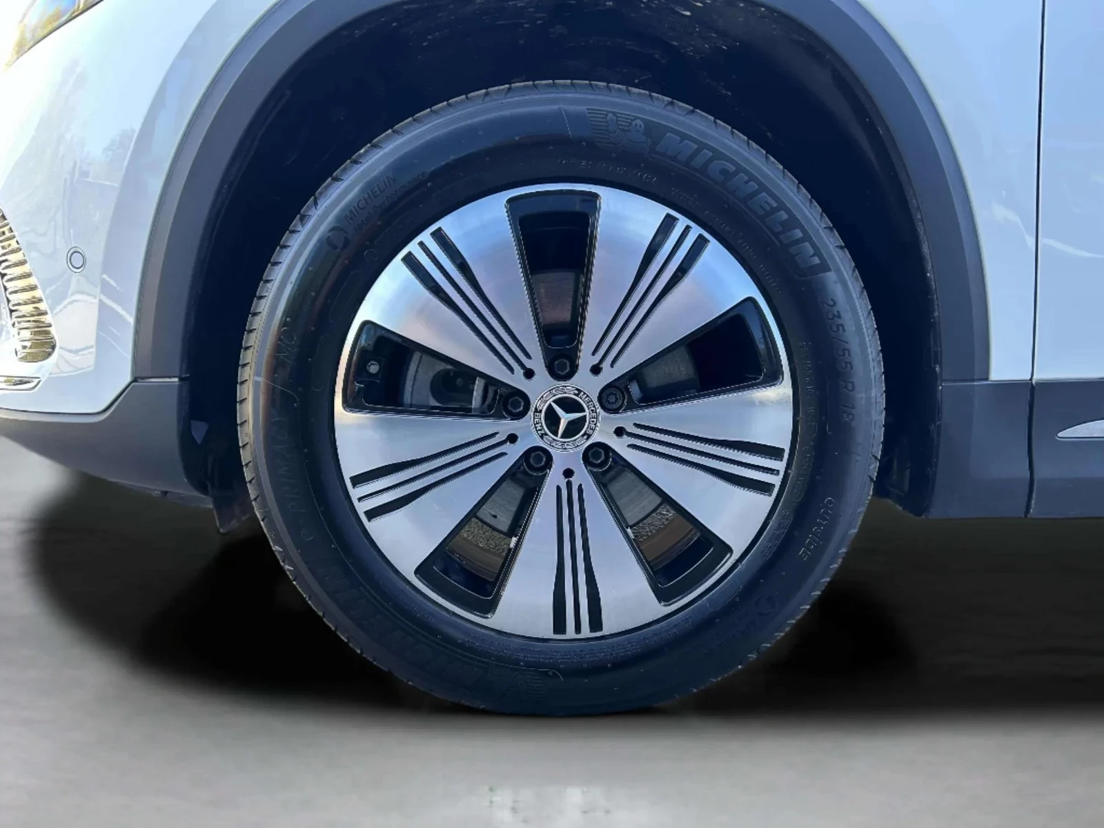 Mercedes-Benz-EQA-image-8