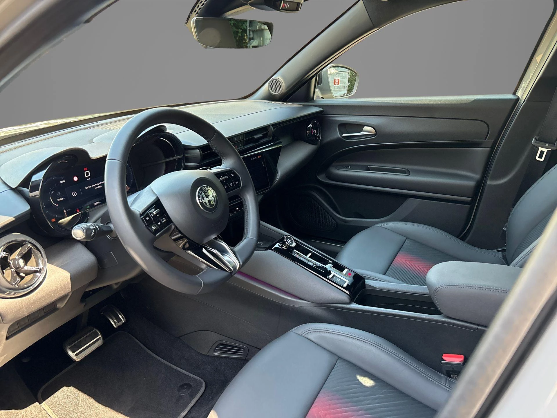 Alfa Romeo-Junior-image-2