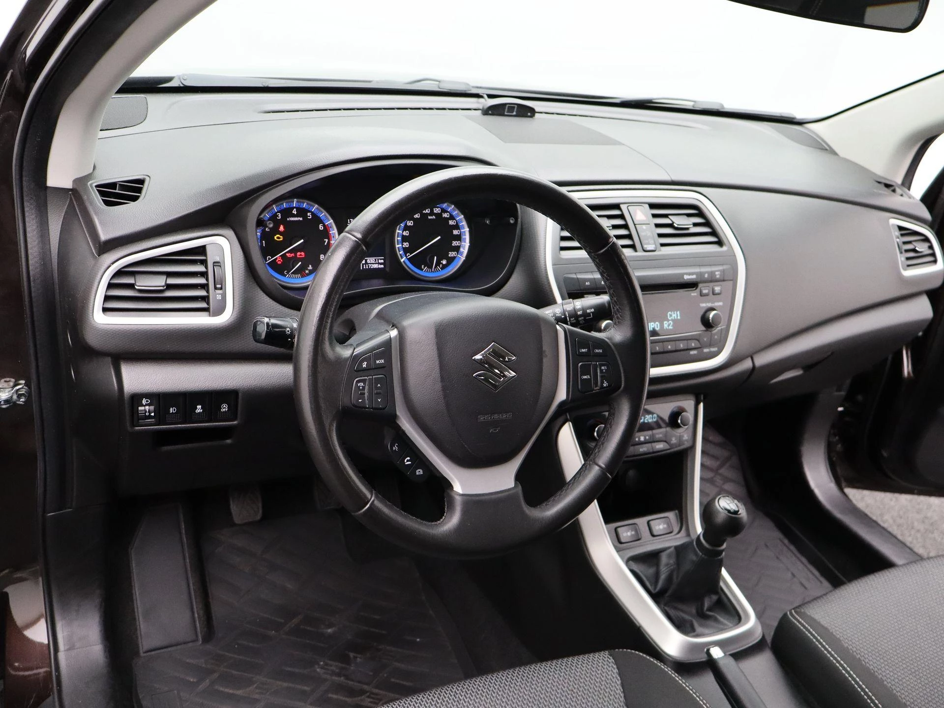 Suzuki-S-Cross-image-34