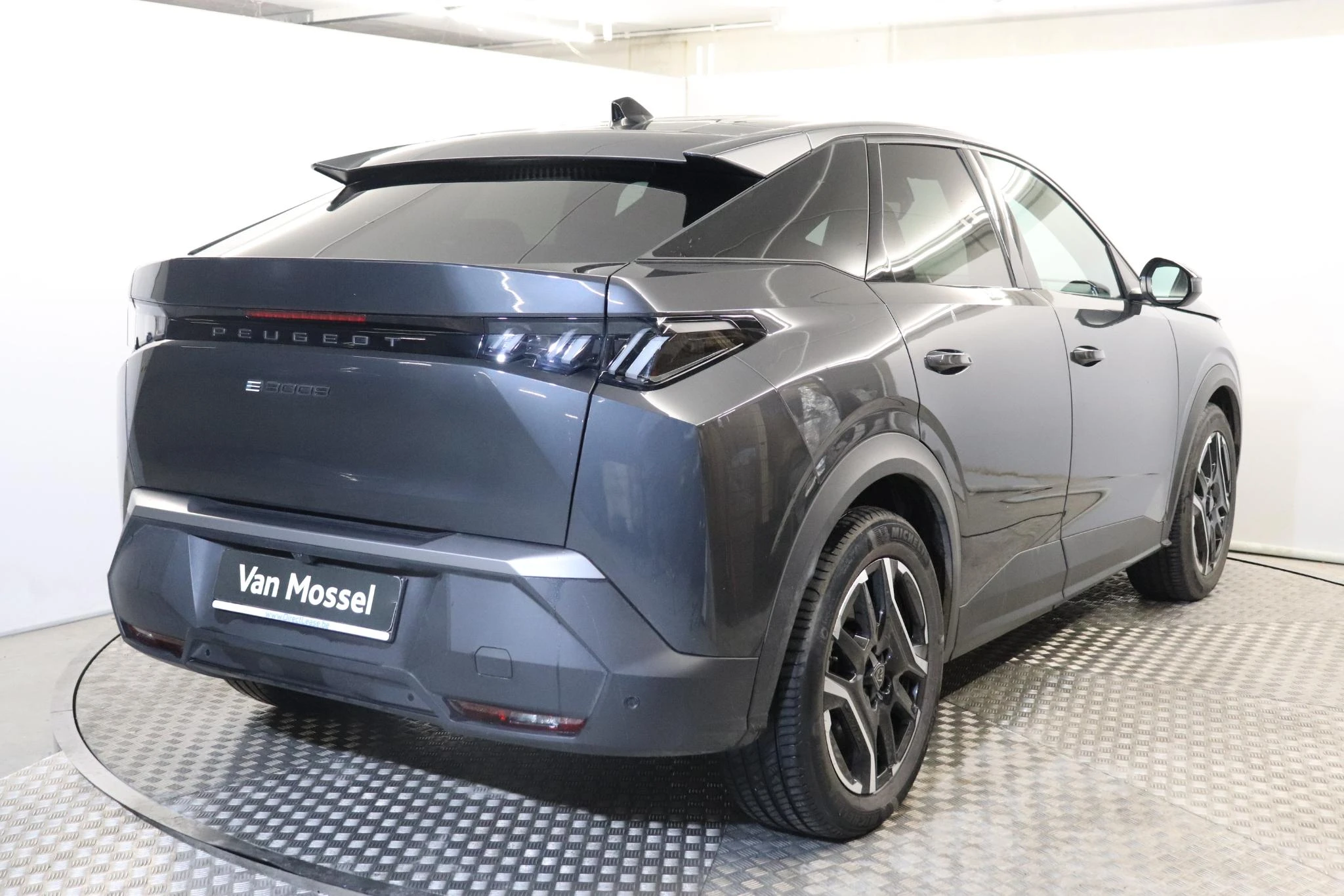 Peugeot-e-3008-image-4
