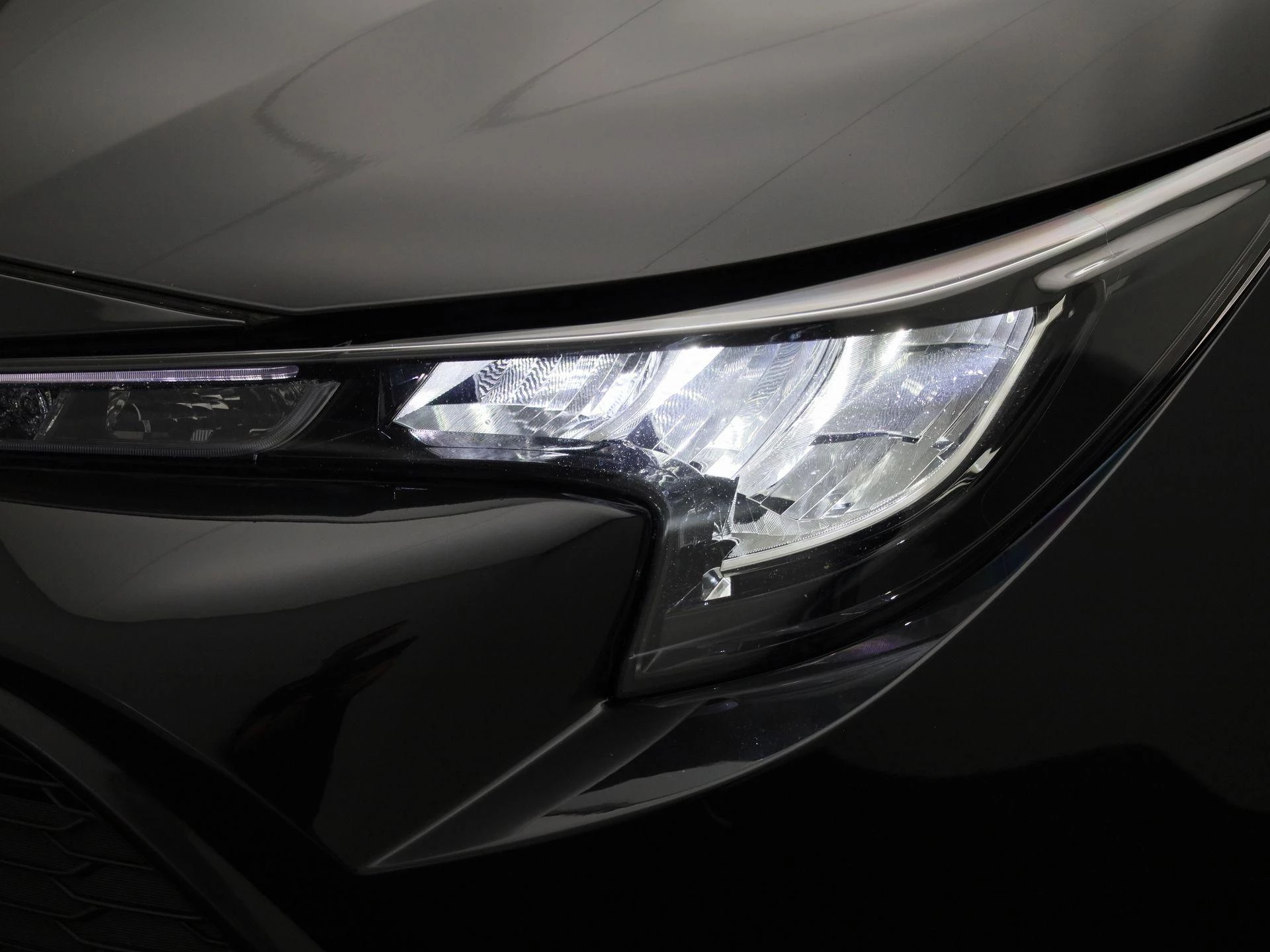 Toyota Corolla 1.8 Hybrid Business Plus