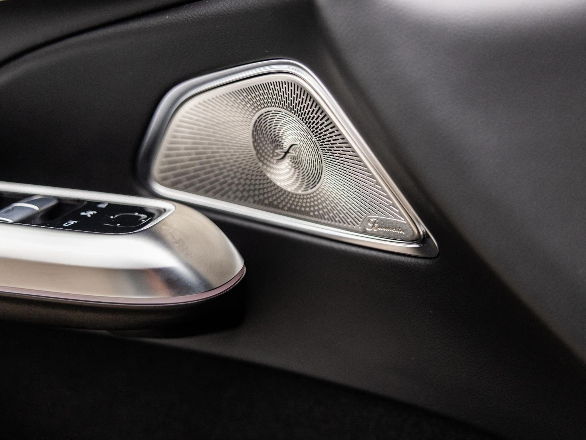 Mercedes-Benz-E-Klasse-image-21