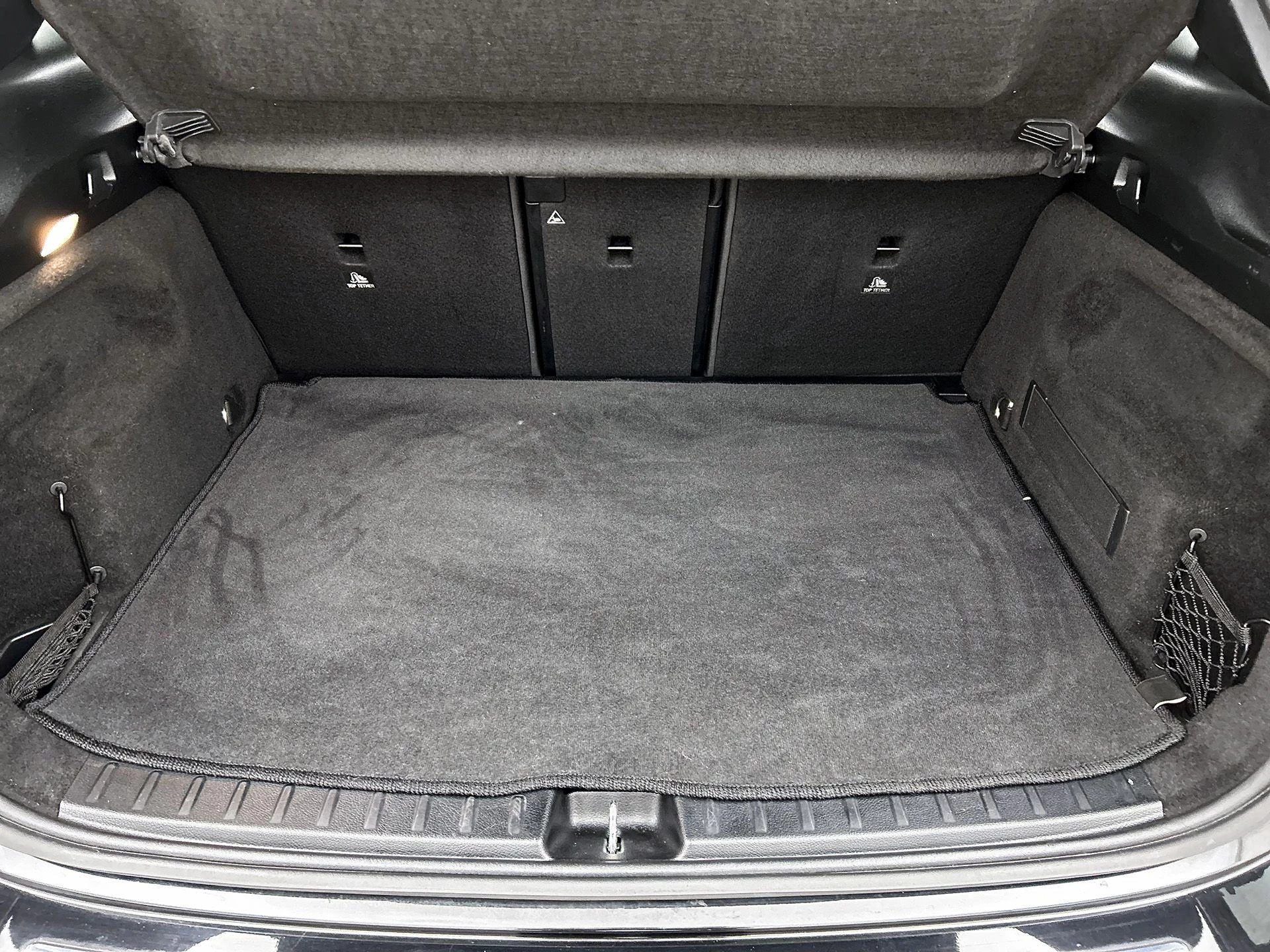 Mercedes-Benz-GLA-image-34