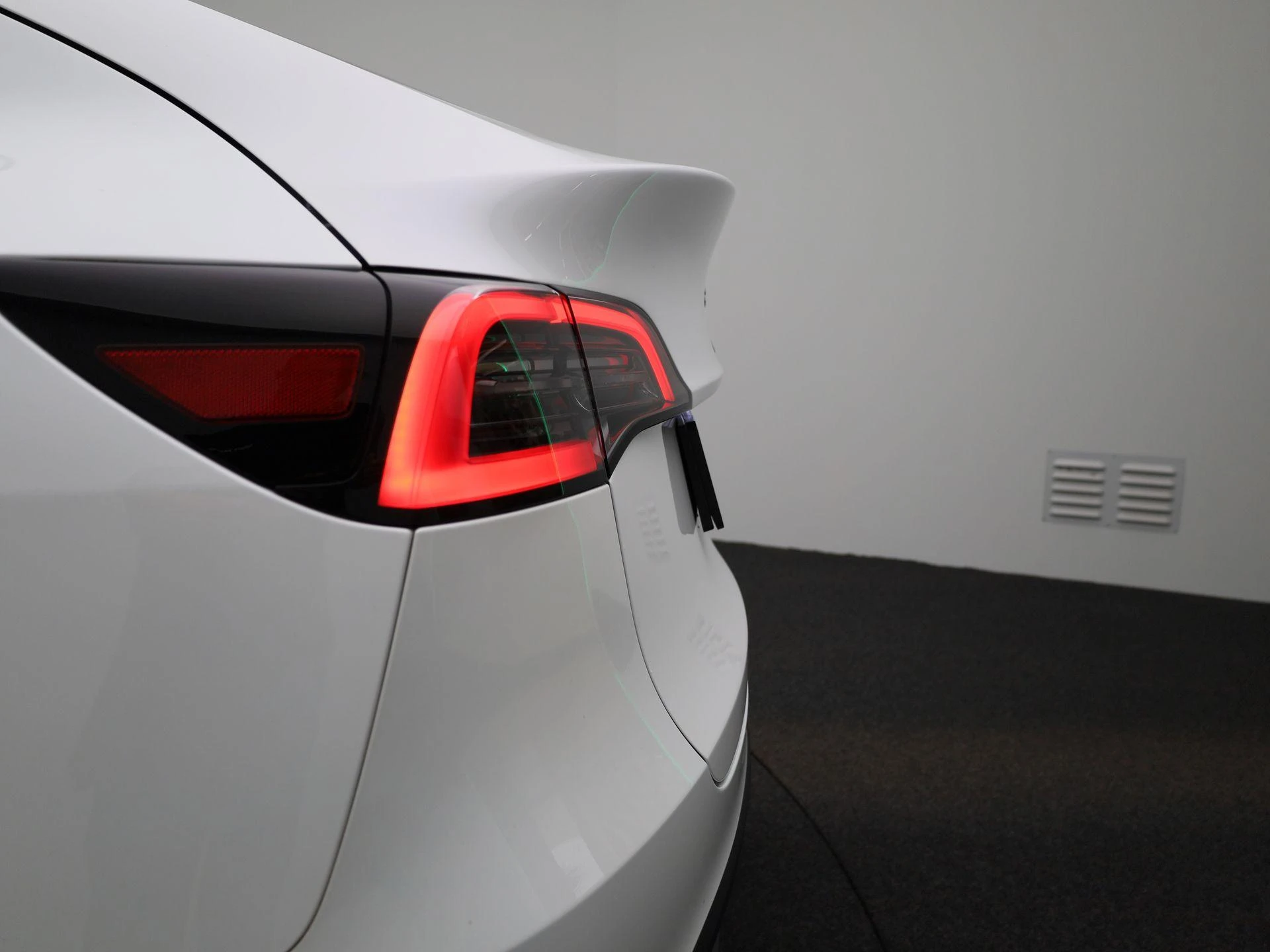 Tesla-Model Y-image-45