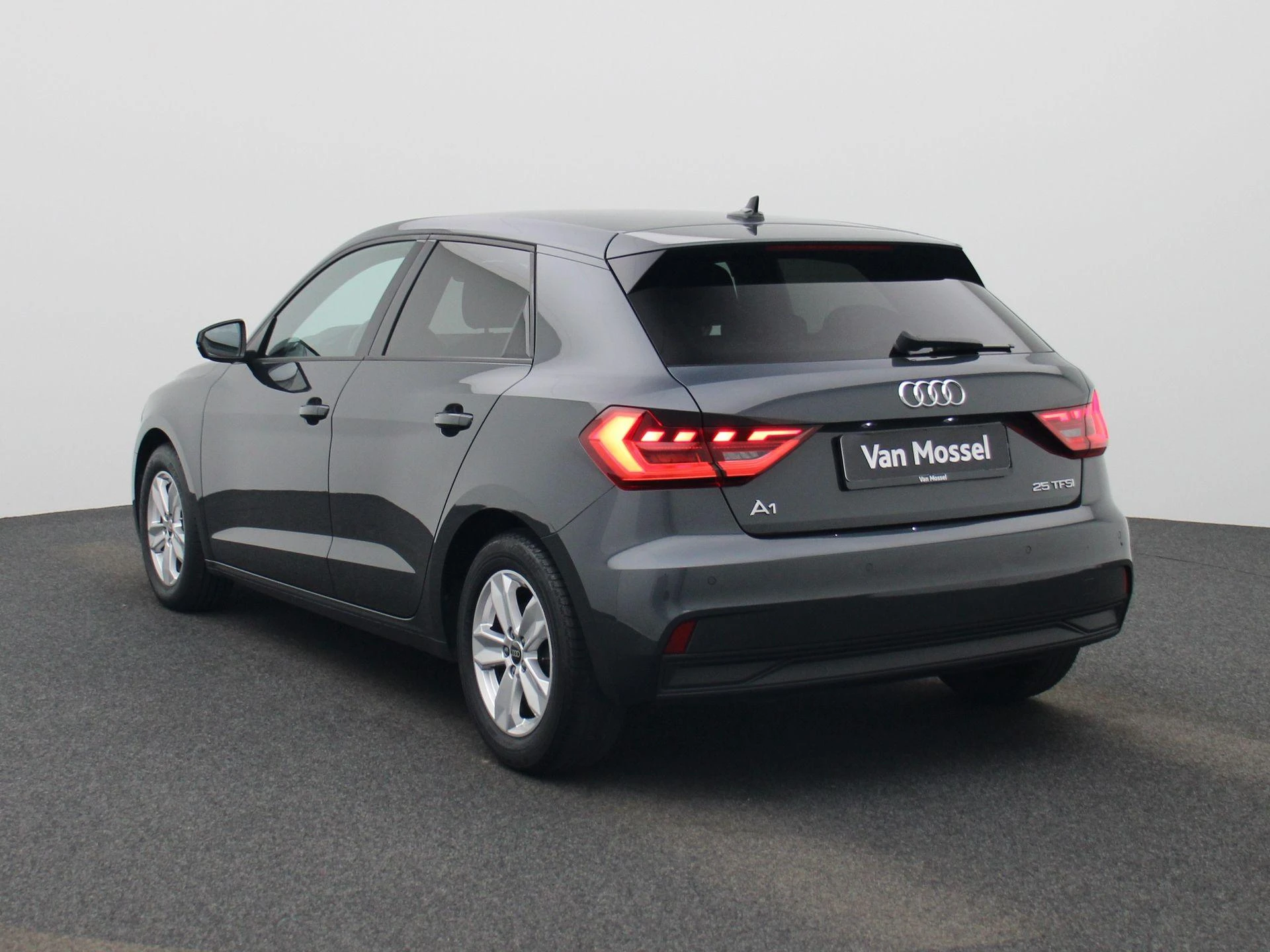 Audi-A1 Sportback-image-1