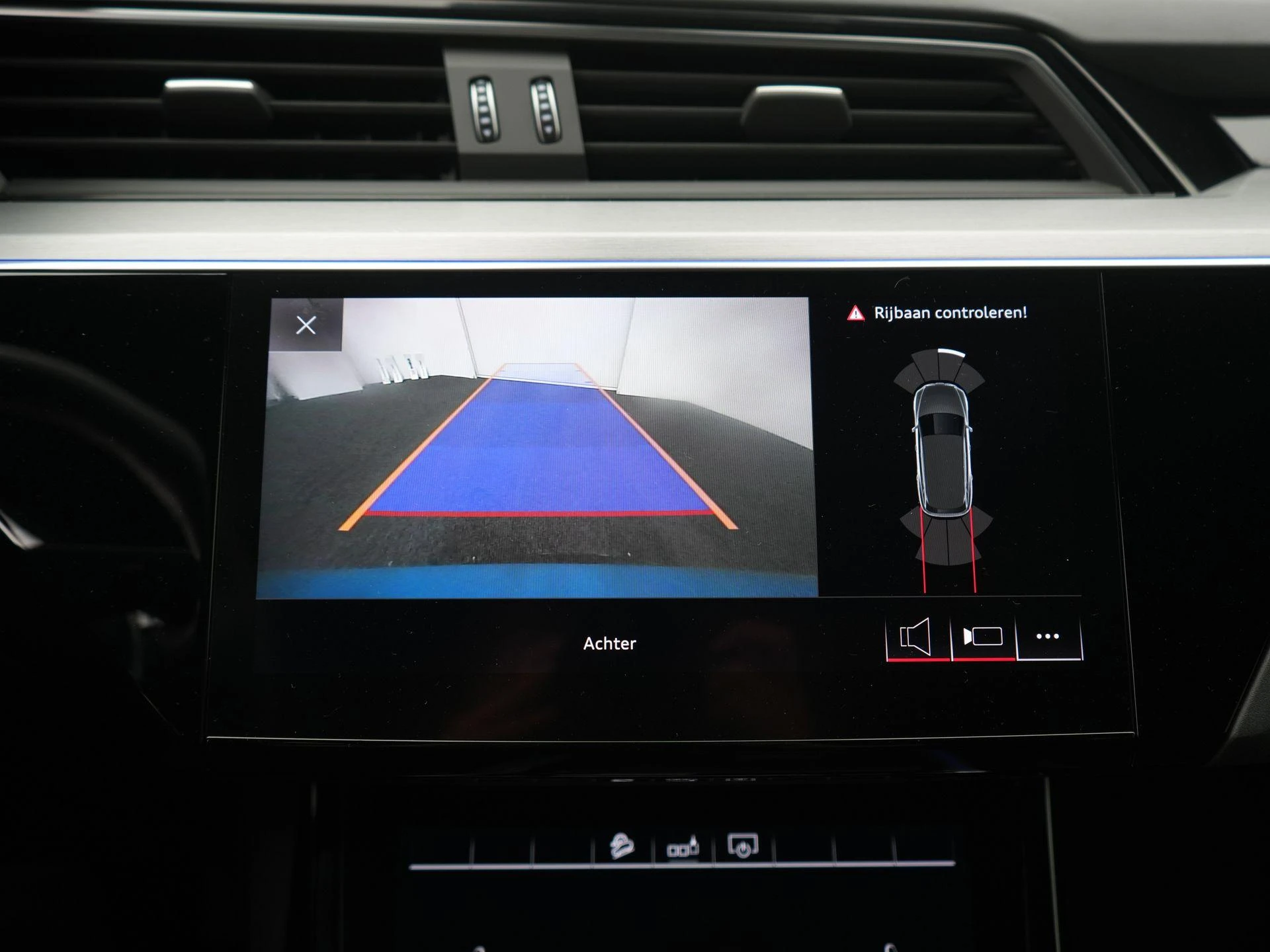 Audi-e-tron-image-11