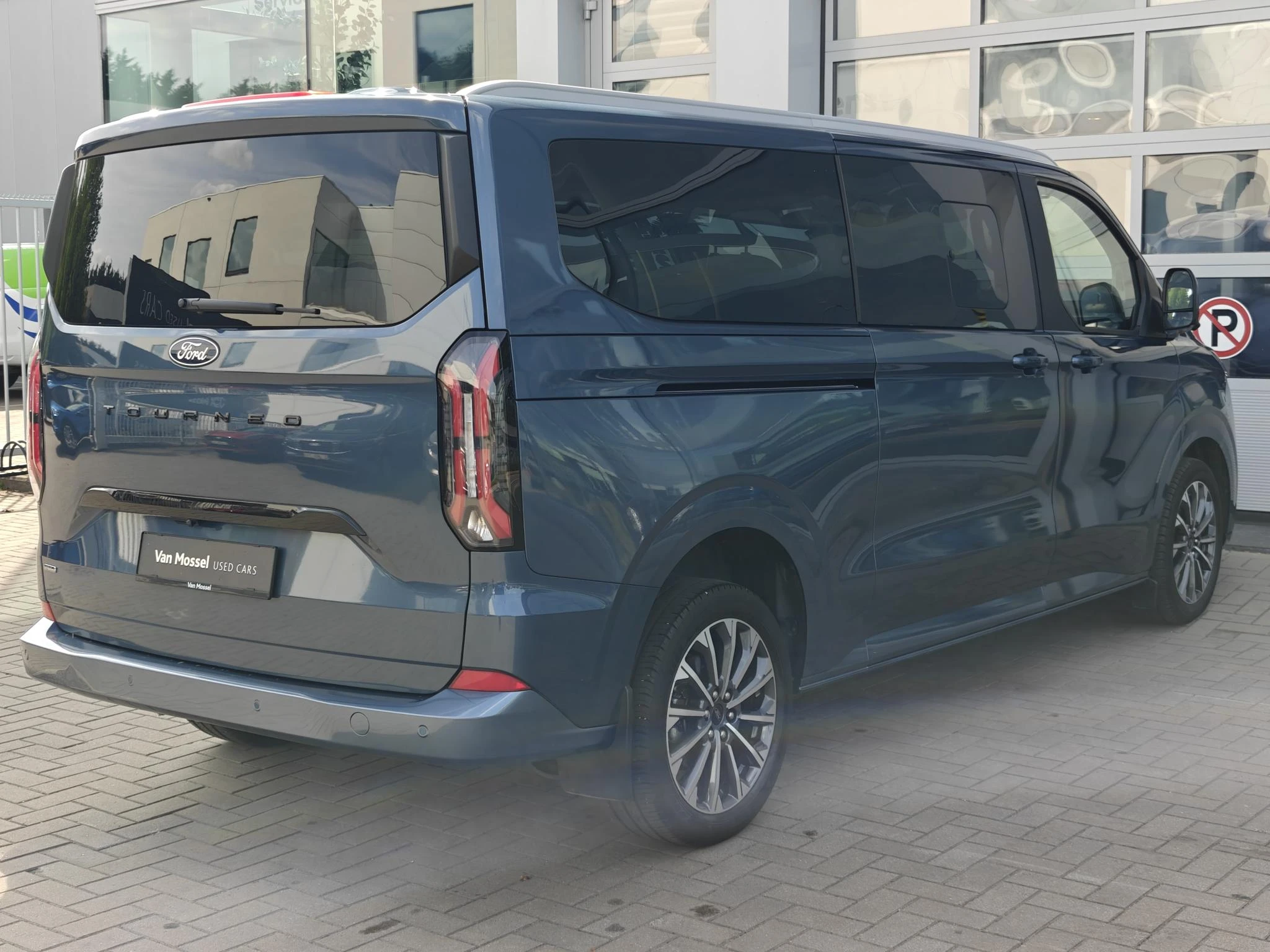 Ford-Tourneo Custom-image-5