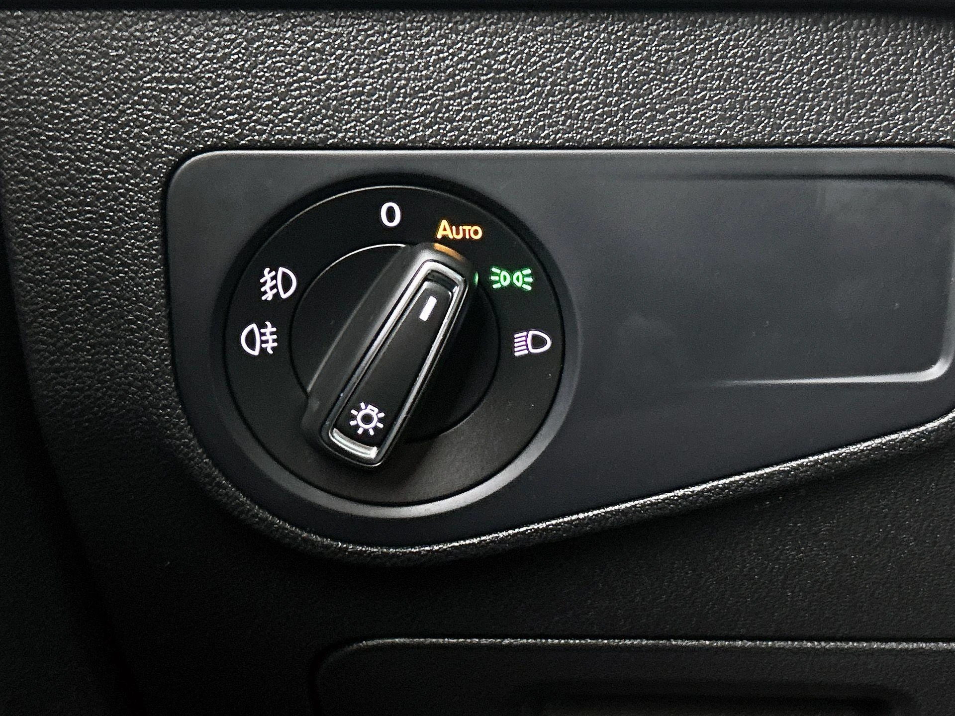 Volkswagen-Tiguan-image-22