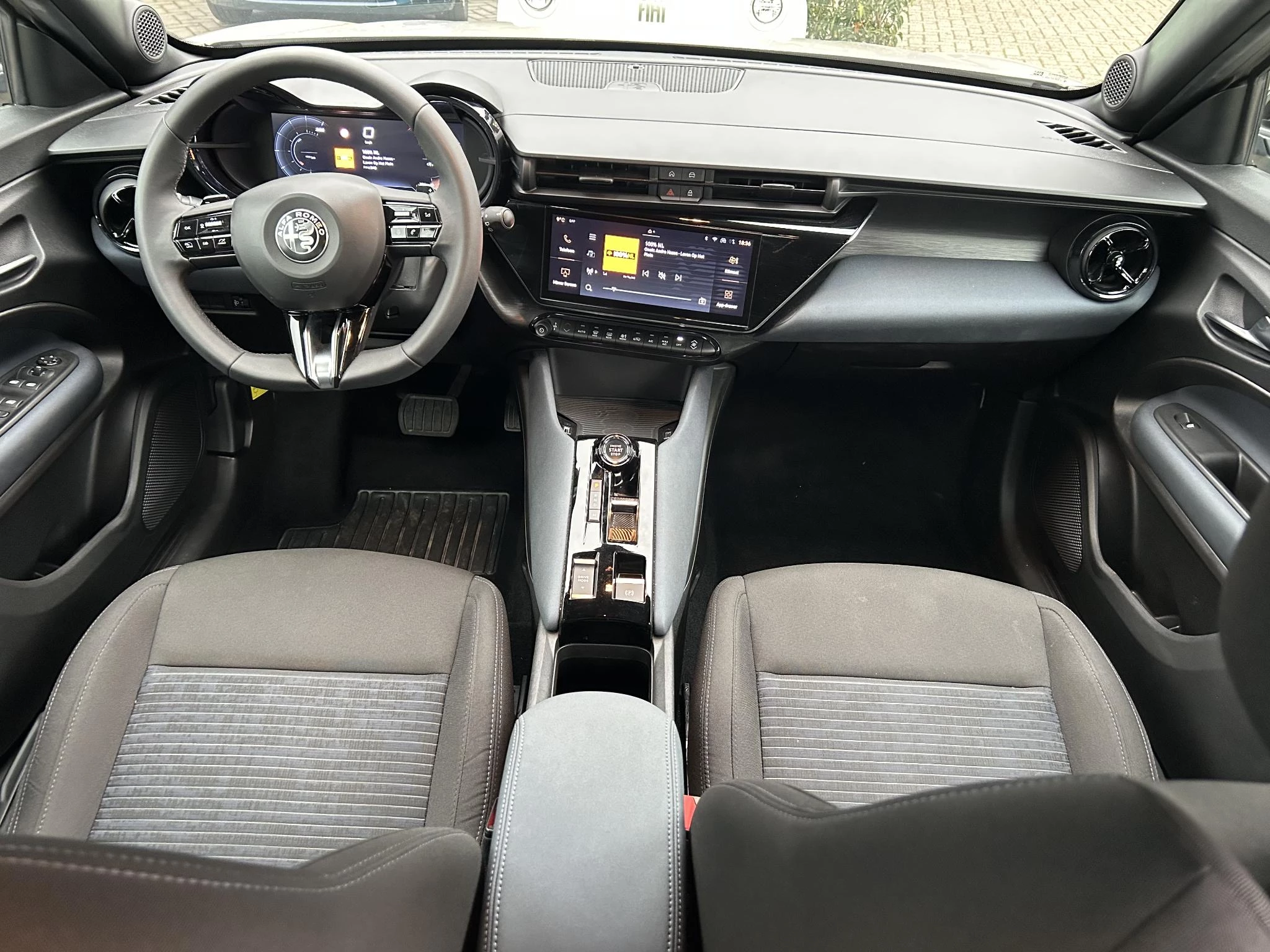 Alfa Romeo Junior 1.2 Turbo 145pk Hybrid Ibrida
