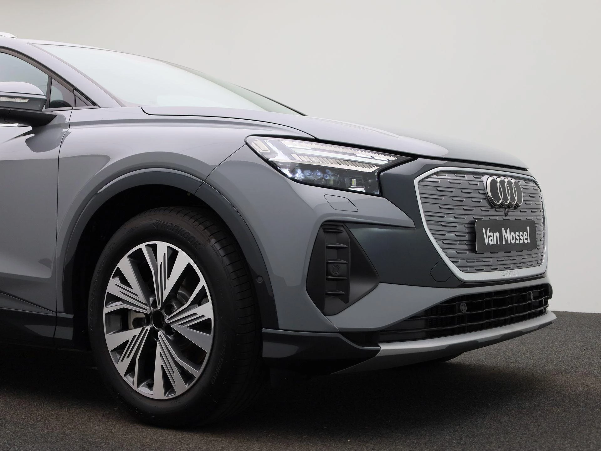 Audi-Q4 e-tron-image-49