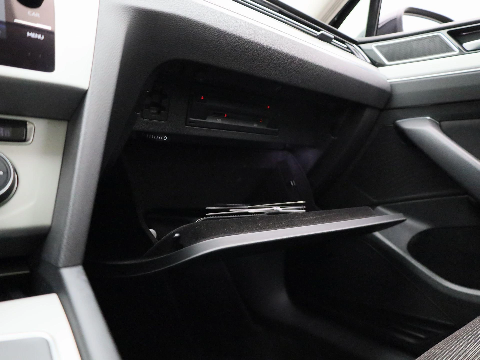 Volkswagen-Passat-image-28