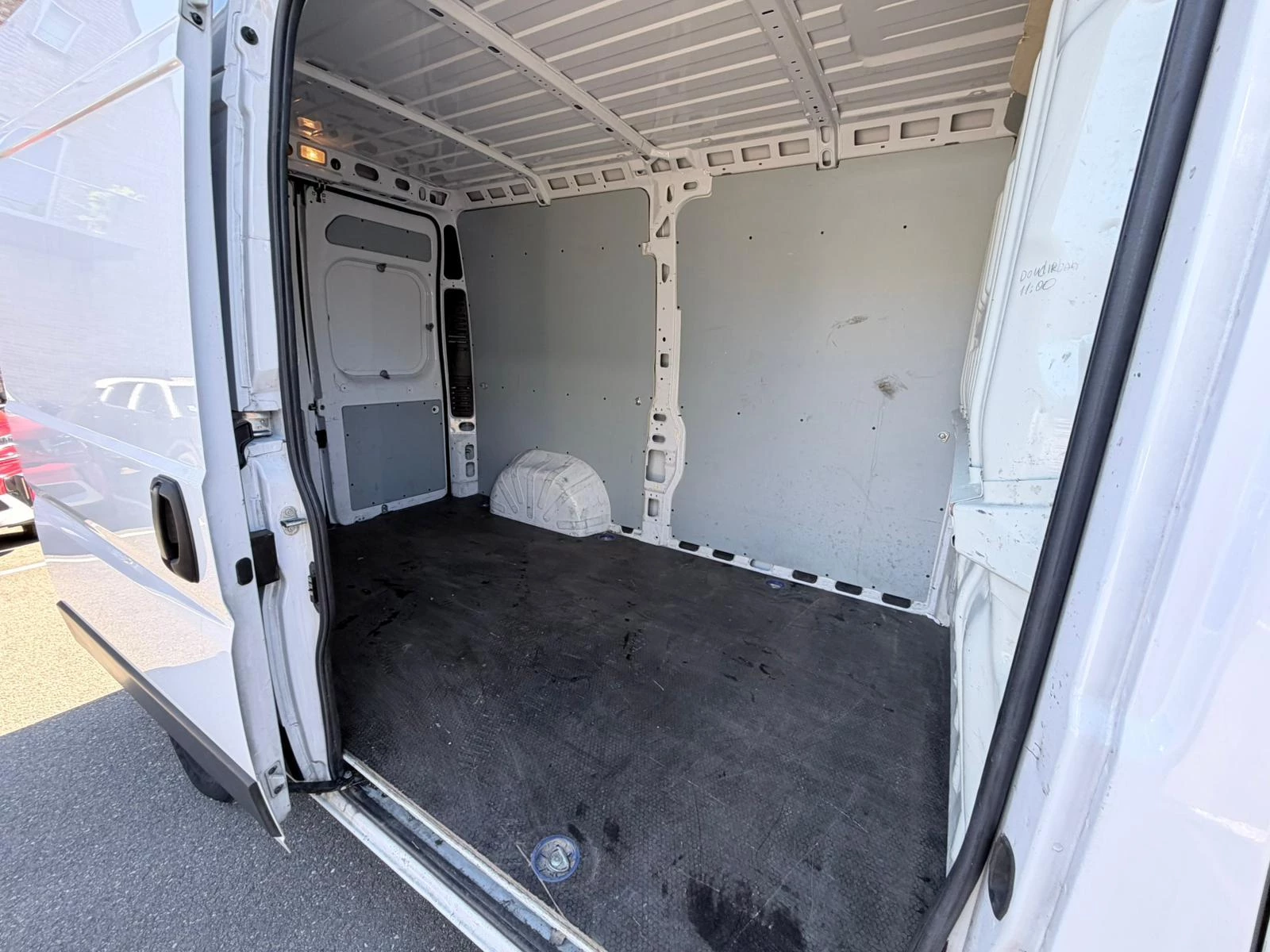 Peugeot Boxer 330 2.2 BlueHDi 140 L2H2 Pro