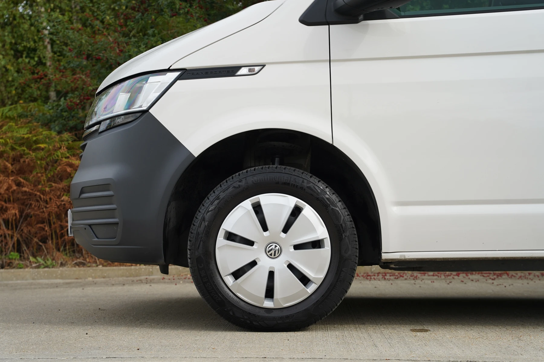 Volkswagen-Transporter-image-4