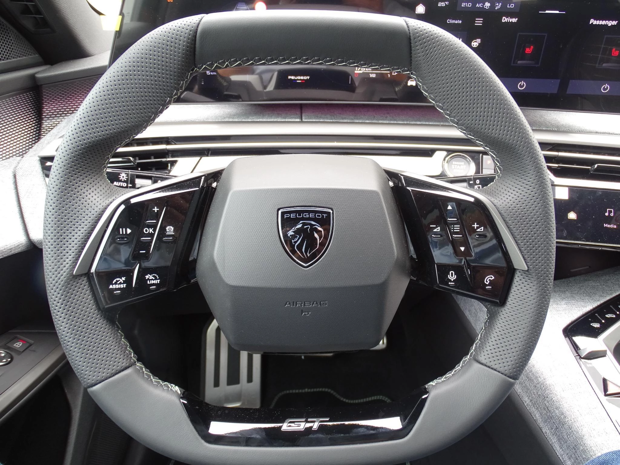 Peugeot 5008 1.2 HYBRID 145 e-DSC6 GT 7 seats