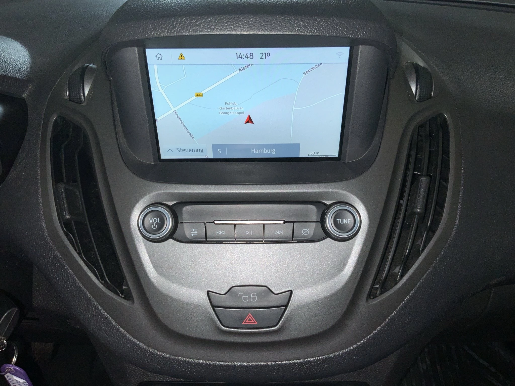 Ford-Transit Courier-image-13