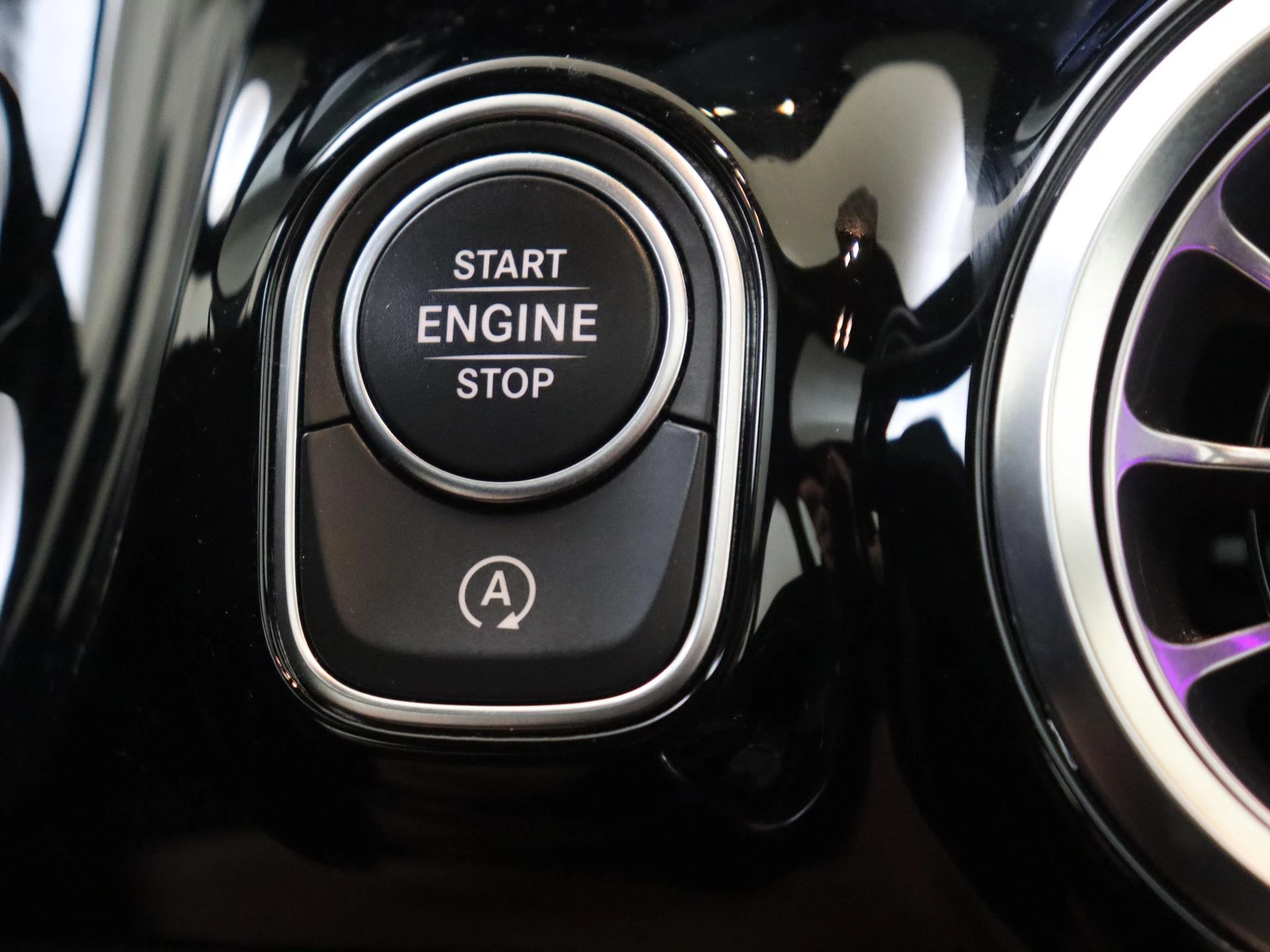 Mercedes-Benz-B-Klasse-image-21