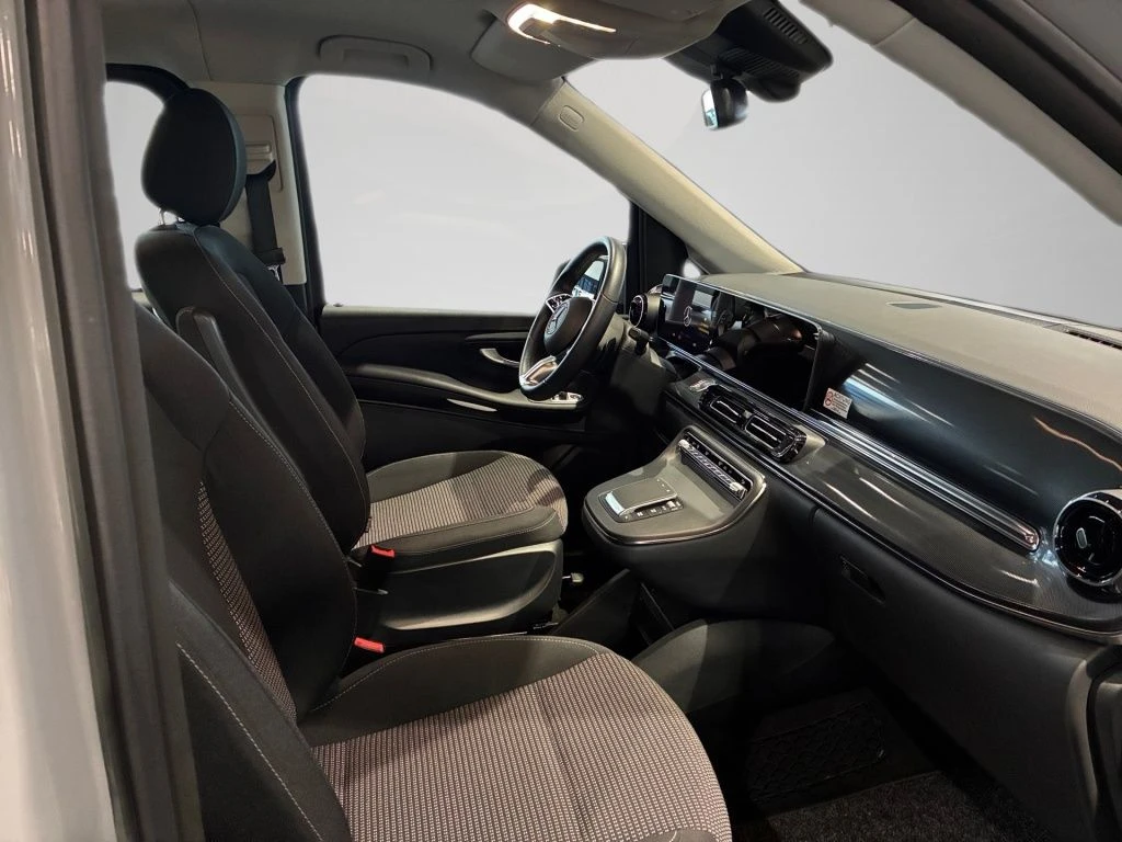 Mercedes-Benz-V-Klasse 220-image-11