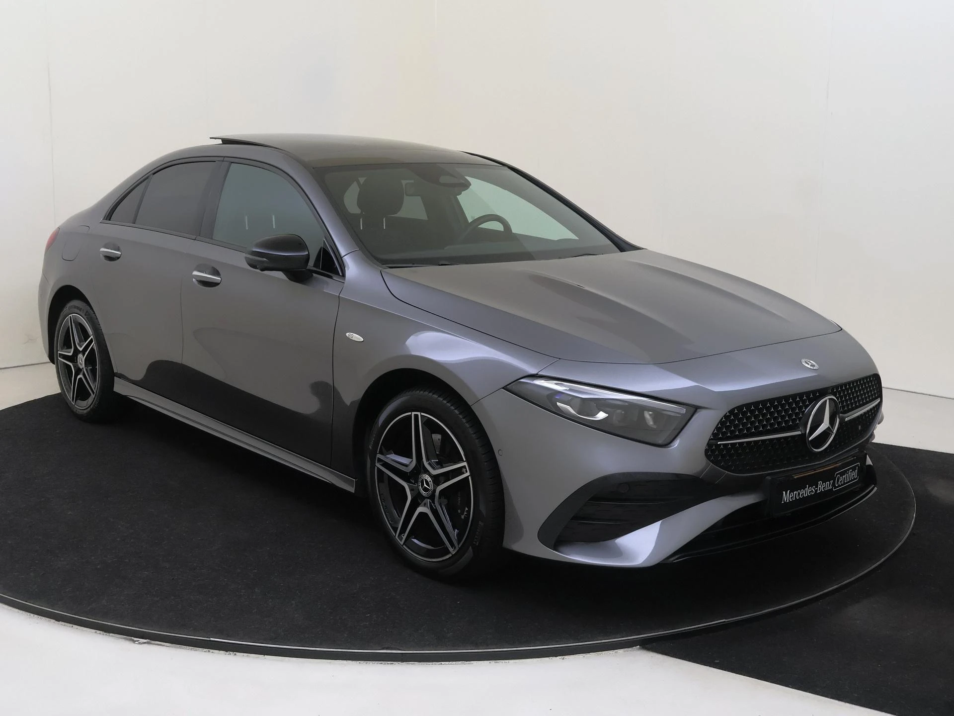Mercedes-Benz A-Klasse 250 e Business Solution AMG