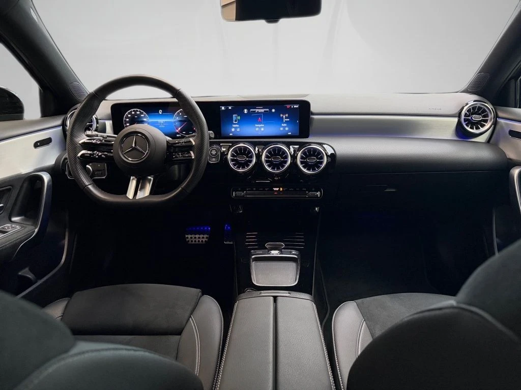 Mercedes-Benz-A-Klasse 200-image-11