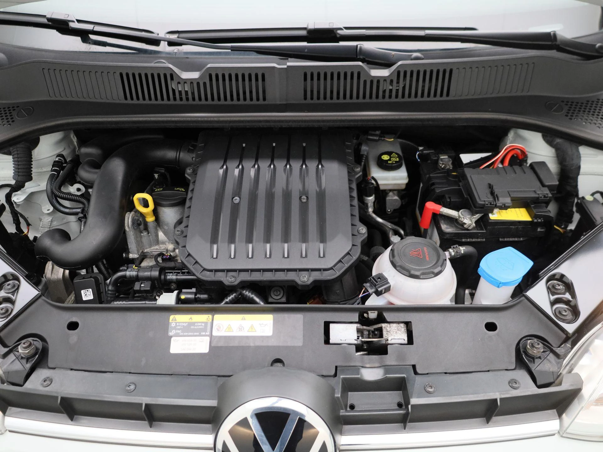 Volkswagen-up!-image-22