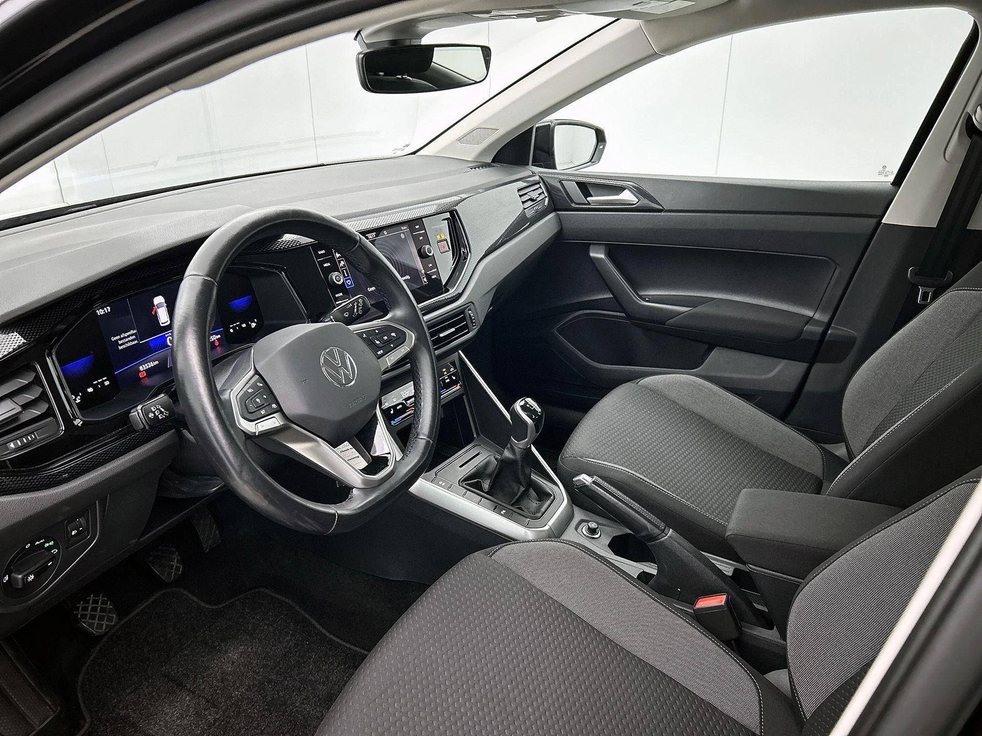 Volkswagen-Polo-image-13